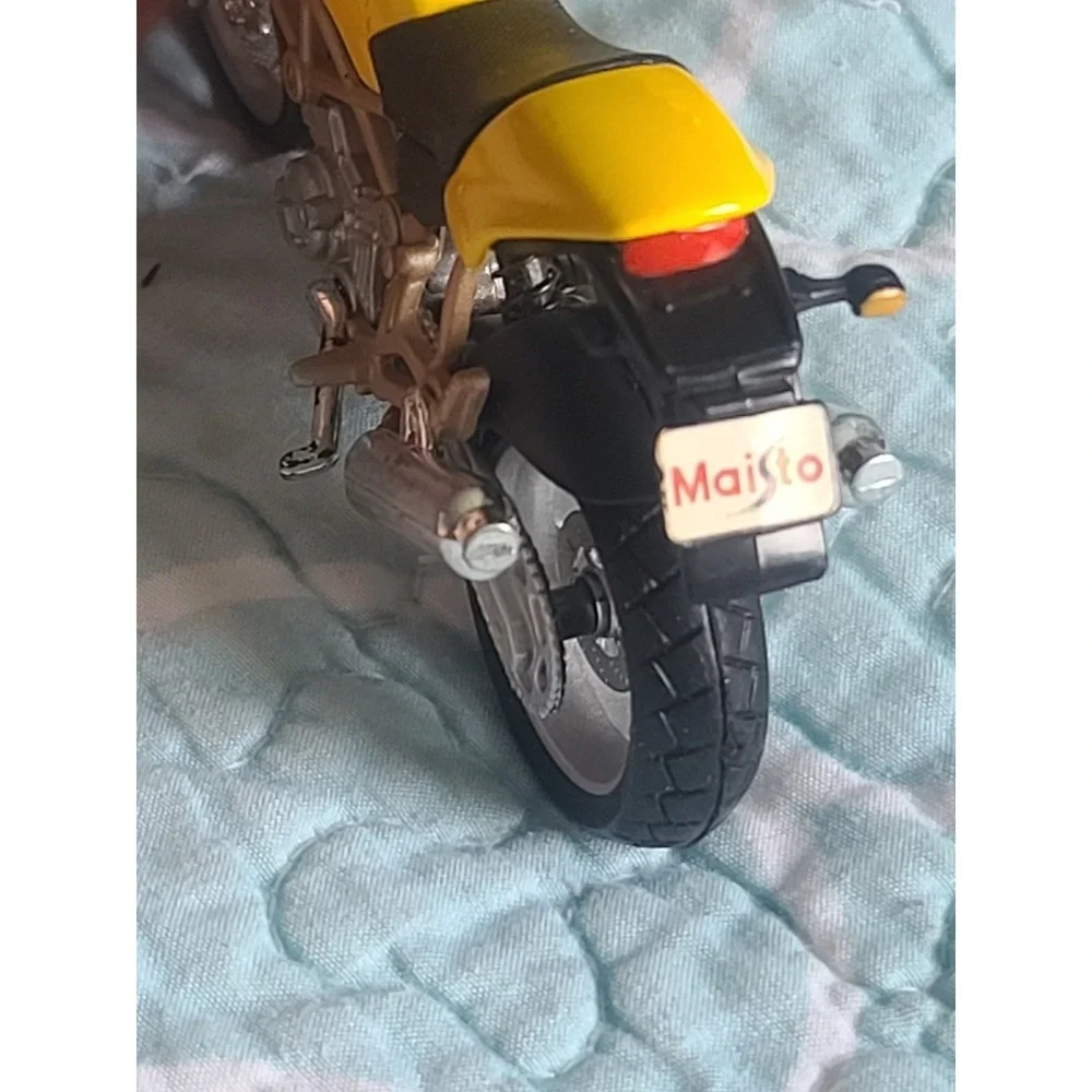 1/18 scale DUCATI MONSTER 900 Ducati Monster‎ diecast bike miniature motorcycle